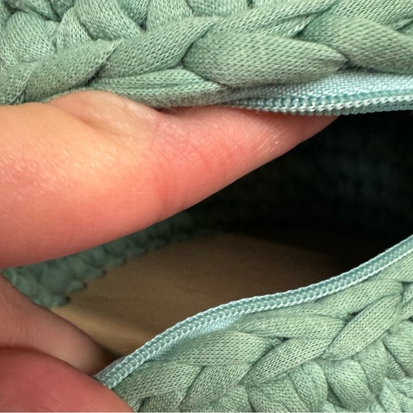 Green Round Crossbody Bag with Mouse Design - Picture 8 of 9